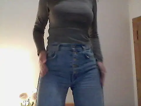 Snapshot of ocean_eyess_ chatting on 04-21-26, 06:47 ocean eyess online show from 04-21-26, 06:47