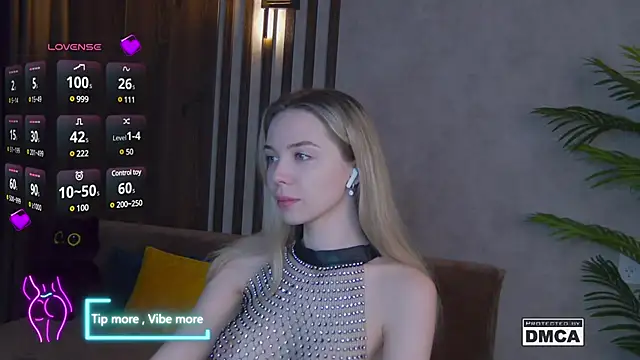 Snapshot of Holl1Would chatting on 02-27-25, 03:29 Holl1Would online show from 02-27-25, 03:29