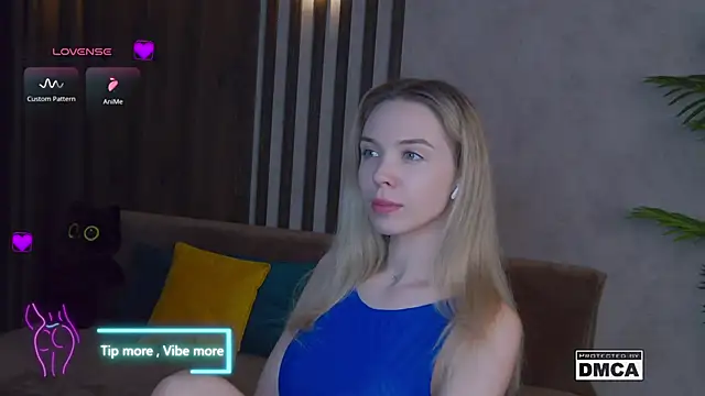 Snapshot of Holl1Would chatting on 02-26-25, 10:36 Holl1Would online show from 02-26-25, 10:36