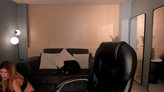 LexieWayne online show from 12-19-25, 07:38