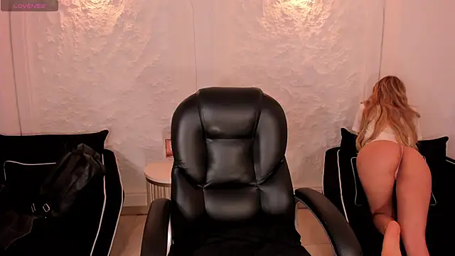 LexieWayne online show from 03-29-26, 05:03