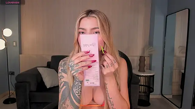 LexieWayne online show from 04-15-26, 08:20