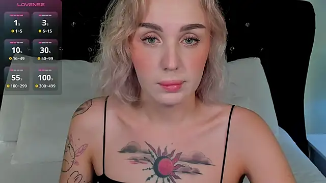 Snapshot of LianaFord chatting on 10-09-25, 10:32 LianaFord online show from 10-09-25, 10:32