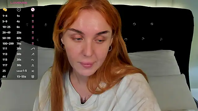 Snapshot of LianaFord chatting on 11-13-25, 07:51 LianaFord online show from 11-13-25, 07:51