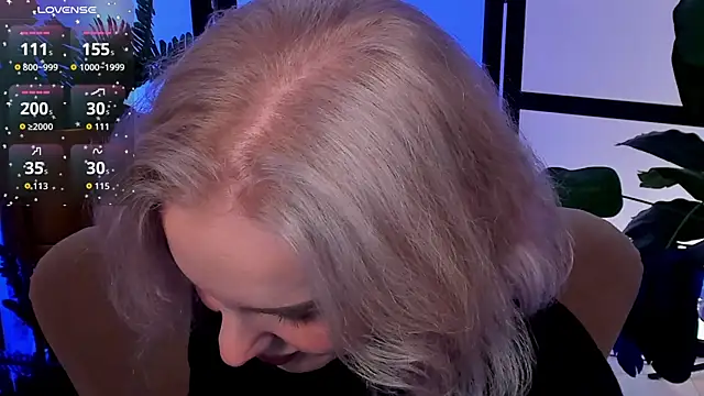 Snapshot of LianaFord chatting on 09-11-25, 07:47 LianaFord online show from 09-11-25, 07:47