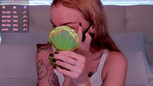 Snapshot of LianaFord chatting on 11-26-25, 11:05 LianaFord online show from 11-26-25, 11:05