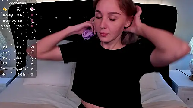 Snapshot of LianaFord chatting on 09-22-25, 07:31 LianaFord online show from 09-22-25, 07:31