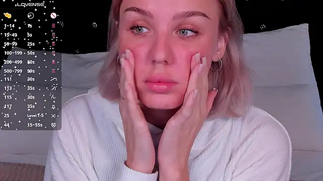 Snapshot of LianaFord chatting on 09-28-25, 05:31 LianaFord online show from 09-28-25, 05:31