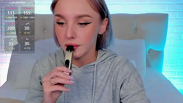 Snapshot of LianaFord chatting on 09-21-25, 06:24 LianaFord online show from 09-21-25, 06:24