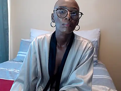 yummycherryxx online show from 05-20-26, 08:00