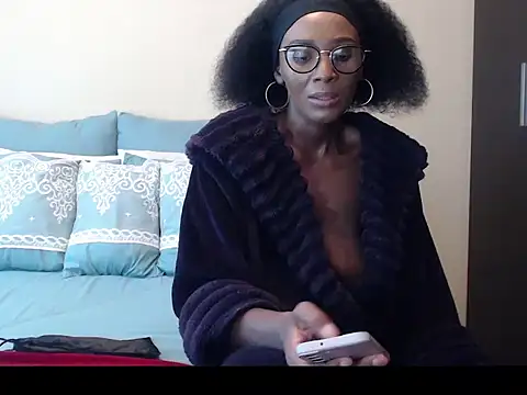 yummycherryxx online show from 11-06-25, 07:23