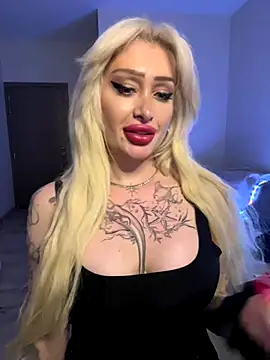 Snapshot of JennaLinn chatting on 10-21-25, 01:27 JennaLinn online show from 10-21-25, 01:27