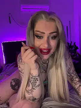Snapshot of JennaLinn chatting on 02-21-25, 04:16 JennaLinn online show from 02-21-25, 04:16