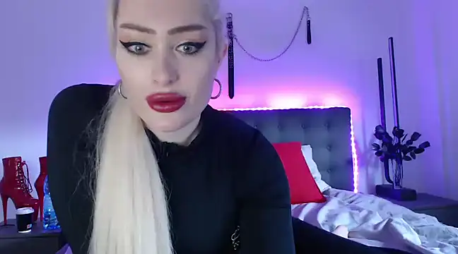 Snapshot of JennaLinn chatting on 02-05-25, 12:49 JennaLinn online show from 02-05-25, 12:49