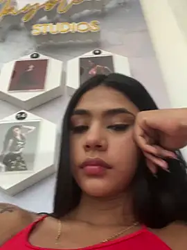 AntonellaRossi online show from 06-17-26, 05:45