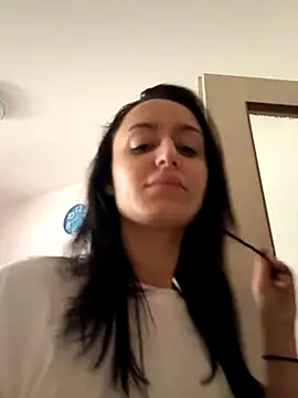 Snapshot of Zeyna1 chatting on 09-14-25, 11:43 Zeyna1 online show from 09-14-25, 11:43
