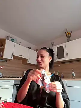 Snapshot of Zeyna1 chatting on 01-17-25, 02:28 Zeyna1 online show from 01-17-25, 02:28