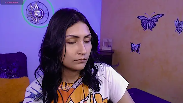 Snapshot of leah-666 chatting on 03-21-25, 01:45 leah-666 online show from 03-21-25, 01:45