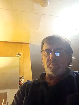 Snapshot of OralDesires2 chatting on 10-26-25, 10:32 OralDesires2 online show from 10-26-25, 10:32