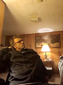 Snapshot of OralDesires2 chatting on 10-19-25, 01:08 OralDesires2 online show from 10-19-25, 01:08