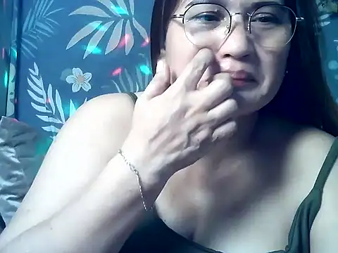 Snapshot of Amazing_Angel22 chatting on 05-11-26, 11:35 Amazing Angel22 online show from 05-11-26, 11:35