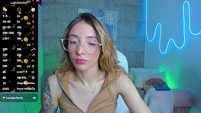 Snapshot of barbie_scoth_ chatting on 03-18-25, 10:15 barbie scoth online show from 03-18-25, 10:15