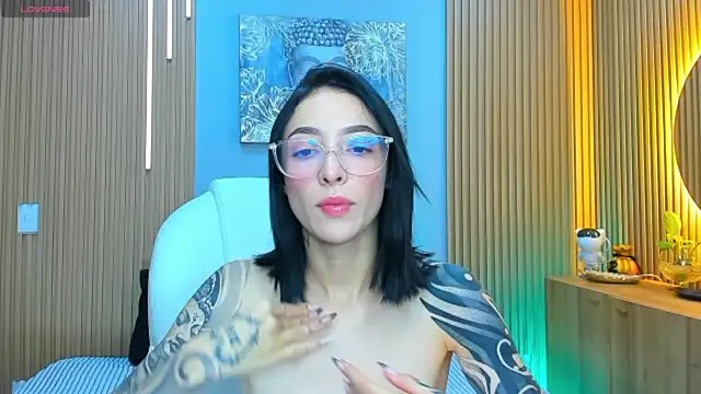 Snapshot of barbie_scoth_ chatting on 05-28-26, 08:15 barbie scoth online show from 05-28-26, 08:15