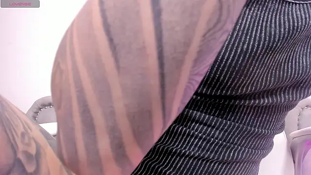 barbie scoth  online show from 12-05-25, 09:34