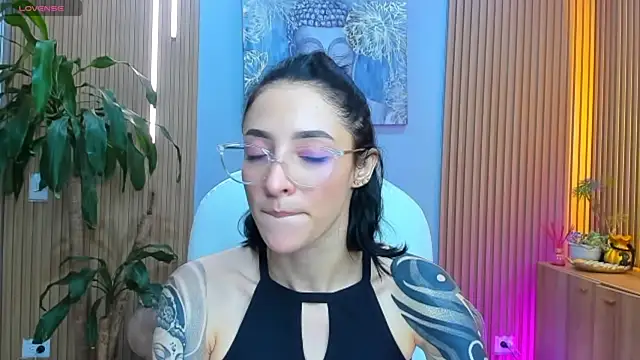 Snapshot of barbie_scoth_ chatting on 05-07-26, 02:05 barbie scoth online show from 05-07-26, 02:05