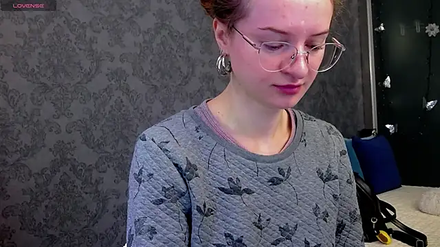 KateJonson online show from 10-18-25, 06:37