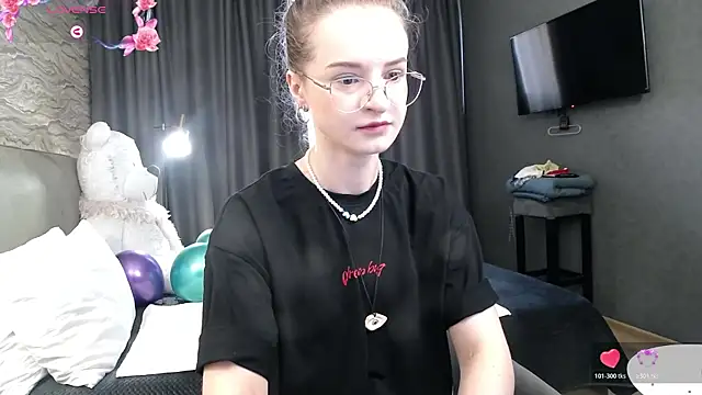 Snapshot of KateJonson chatting on 07-22-26, 06:59 KateJonson online show from 07-22-26, 06:59