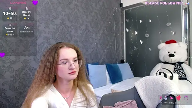 KateJonson online show from 04-14-26, 01:05