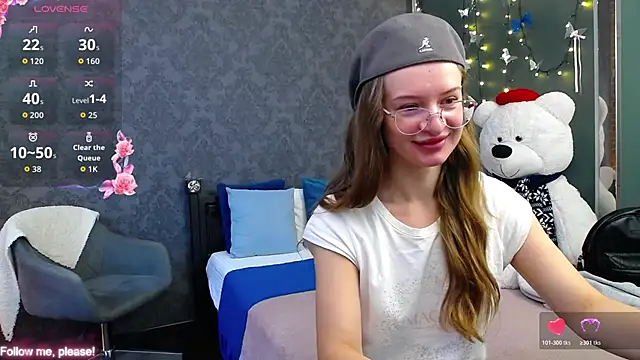 KateJonson online show from 10-29-25, 07:40