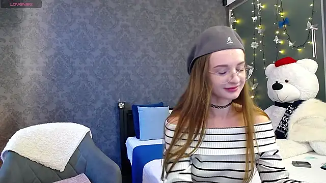 KateJonson online show from 10-31-25, 12:24