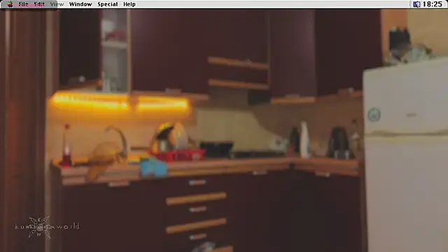 Snapshot of Kryptosworld chatting on 09-28-25, 04:25 Kryptosworld online show from 09-28-25, 04:25