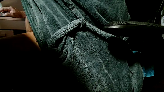 suedel65 online show from 10-26-25, 03:29