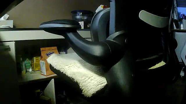 Snapshot of suedel65 chatting on 05-01-26, 03:44 suedel65 online show from 05-01-26, 03:44