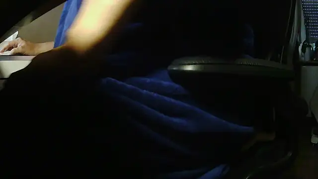Snapshot of suedel65 chatting on 05-26-26, 03:15 suedel65 online show from 05-26-26, 03:15