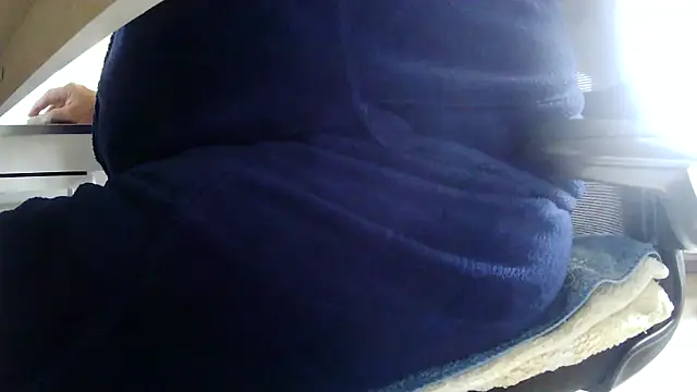Snapshot of suedel65 chatting on 05-12-26, 10:32 suedel65 online show from 05-12-26, 10:32