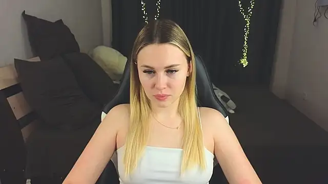 Snapshot of Alenca_hot_sex chatting on 01-23-25, 04:26 Alenca hot sex online show from 01-23-25, 04:26