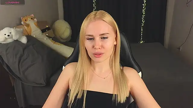 Snapshot of Alenca_hot_sex chatting on 02-14-25, 05:14 Alenca hot sex online show from 02-14-25, 05:14
