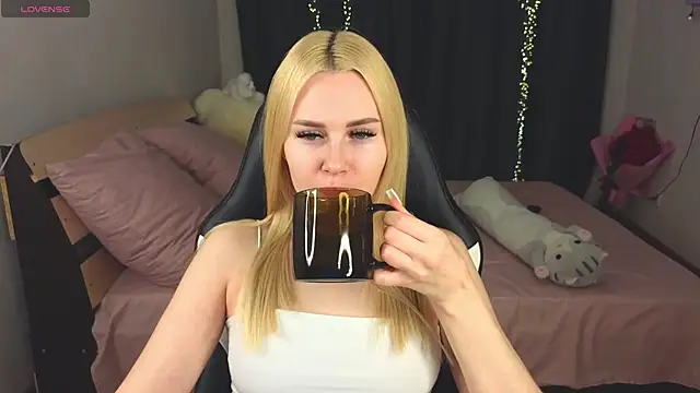 Snapshot of Alenca_hot_sex chatting on 02-26-25, 02:27 Alenca hot sex online show from 02-26-25, 02:27