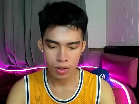 Snapshot of Lightjt04 chatting on 10-17-25, 05:26 Lightjt04 online show from 10-17-25, 05:26