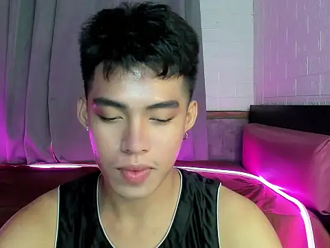 Snapshot of Lightjt04 chatting on 10-16-25, 05:10 Lightjt04 online show from 10-16-25, 05:10