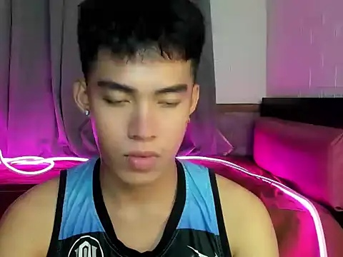 Snapshot of Lightjt04 chatting on 10-15-25, 05:21 Lightjt04 online show from 10-15-25, 05:21