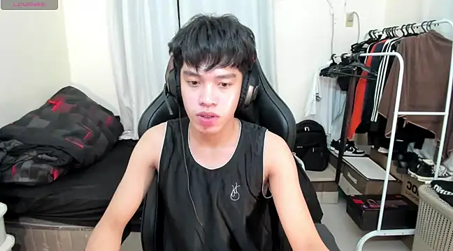 Snapshot of Lightjt04 chatting on 03-14-25, 02:20 Lightjt04 online show from 03-14-25, 02:20