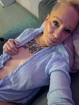 Jan ina online show from 11-25-25, 06:36