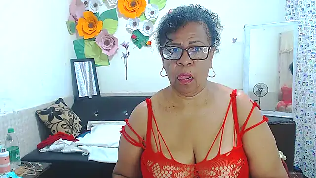 Snapshot of Yayis-hot-sexyw chatting on 02-15-25, 05:41 Yayis-hot-sexyw online show from 02-15-25, 05:41