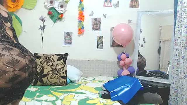 Snapshot of Yayis-hot-sexyw chatting on 11-09-25, 05:55 Yayis-hot-sexyw online show from 11-09-25, 05:55