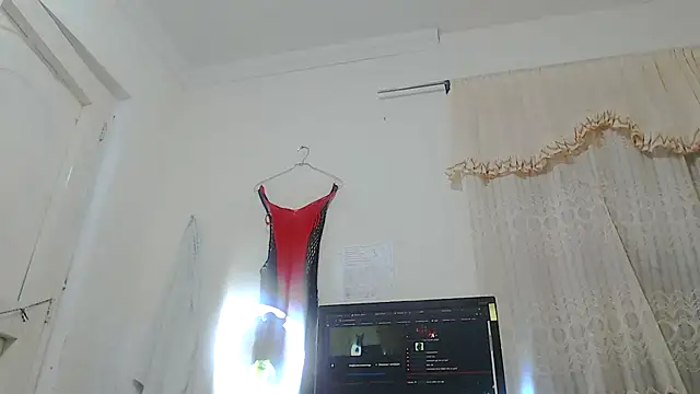 Snapshot of Yayis-hot-sexyw chatting on 02-14-25, 12:30 Yayis-hot-sexyw online show from 02-14-25, 12:30